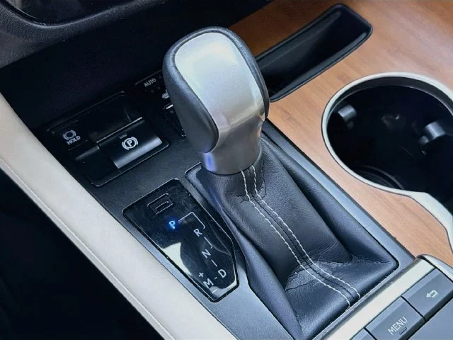 Used 2022  Lexus 350 image 17