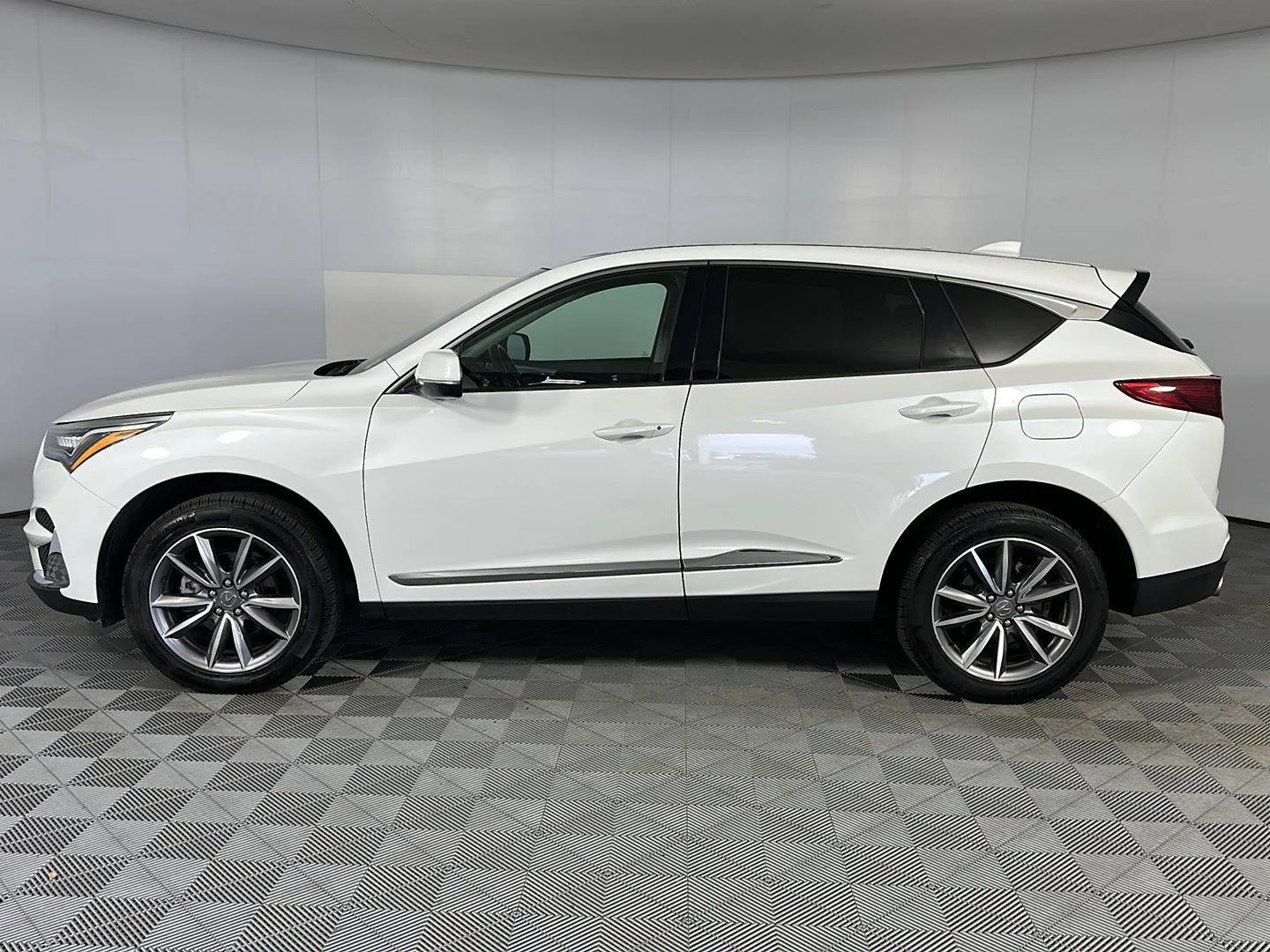 Certified Used 2021 Platinum White Pearl Acura SH-AWD with Technology Package image 5