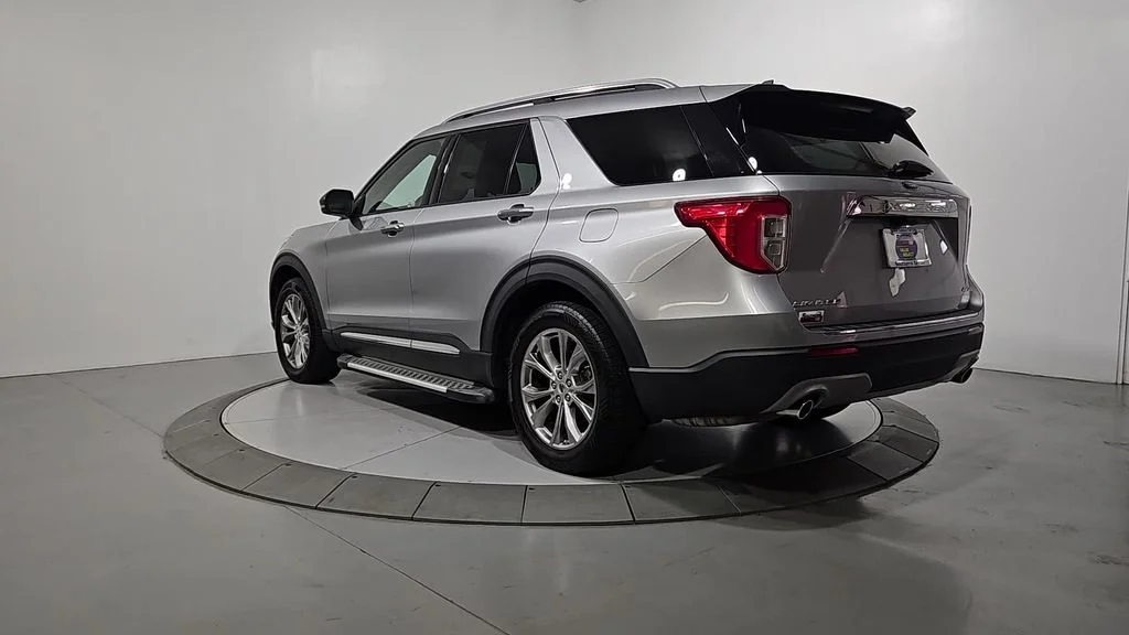 Used 2021 Silver Ford Limited image 3
