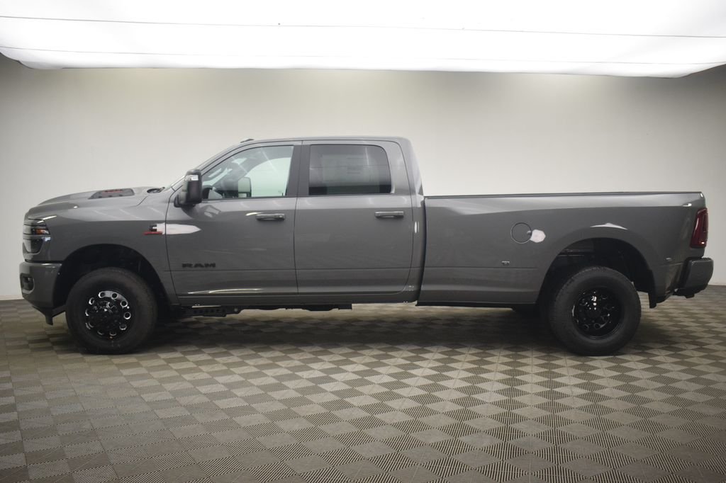New 2026 Ceramic Gray Clear-Coat Exterior Paint RAM Laramie image 14