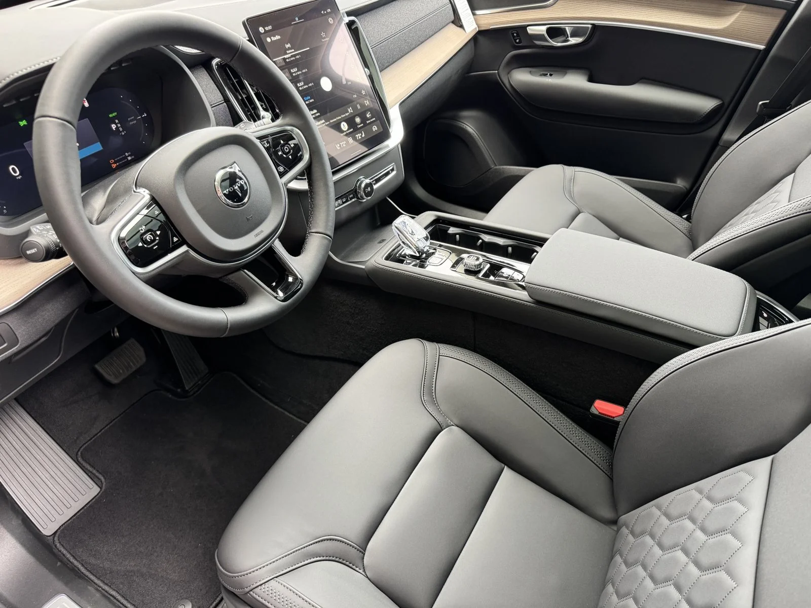 New 2026 Gray Volvo T8 Plus image 13