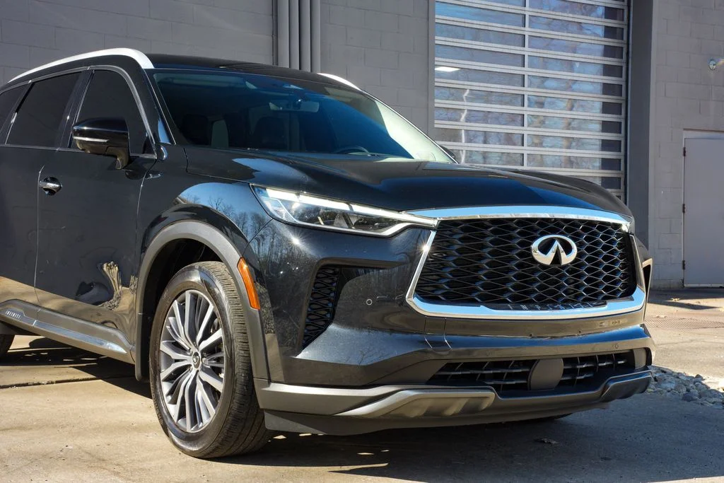 Used 2023 Black INFINITI Sensory image 13