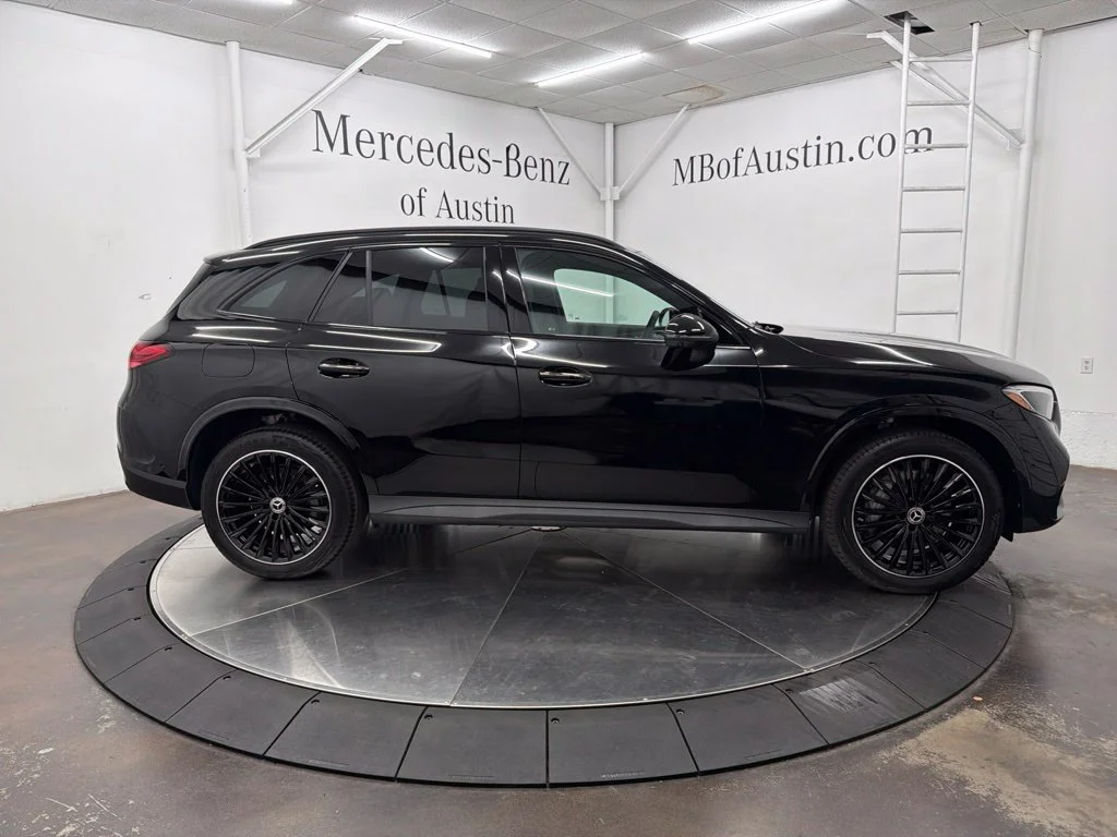 New 2027 Black Mercedes-Benz GLC 300 image 8