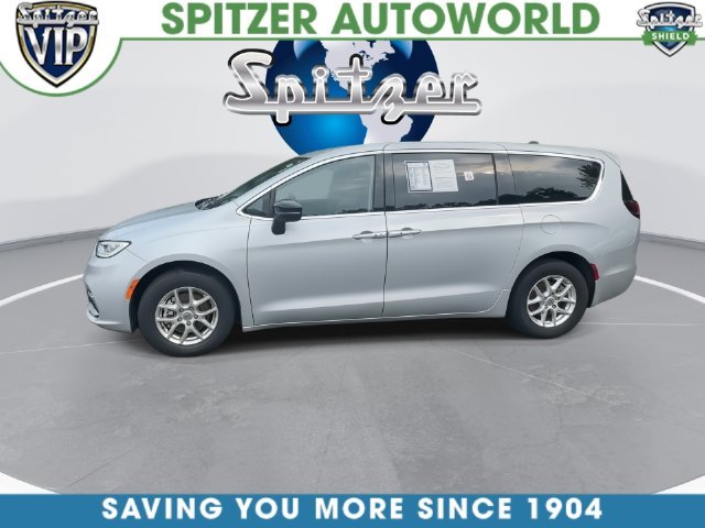 Used 2024 Silver Chrysler Touring L image 5