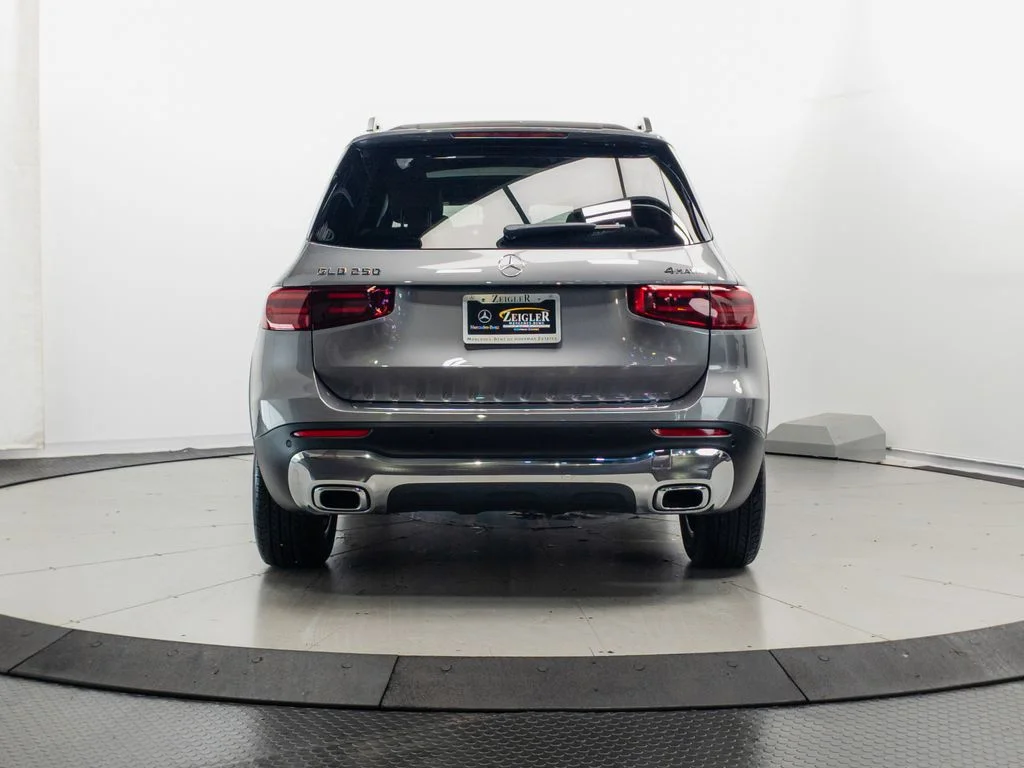 Certified Used 2026 Mountain Grey Metallic Mercedes-Benz GLB 250 image 27