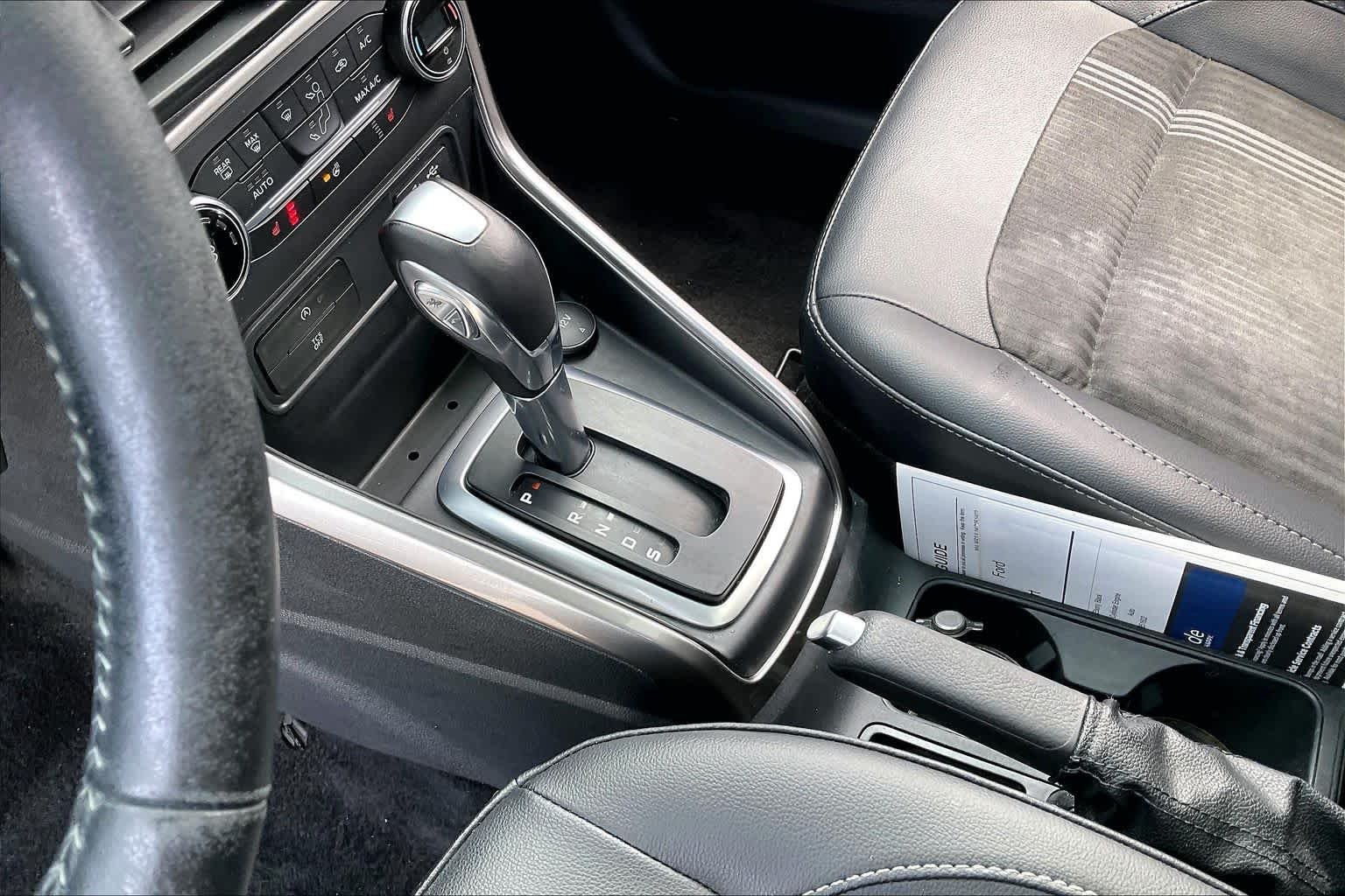 Used 2019 Diamond White Ford SES image 16