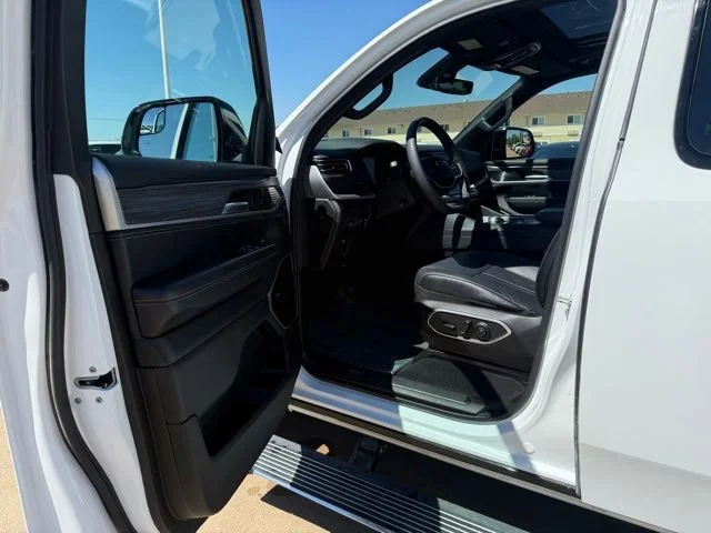 2024 Jeep Wagoneer Series III - Photo 9