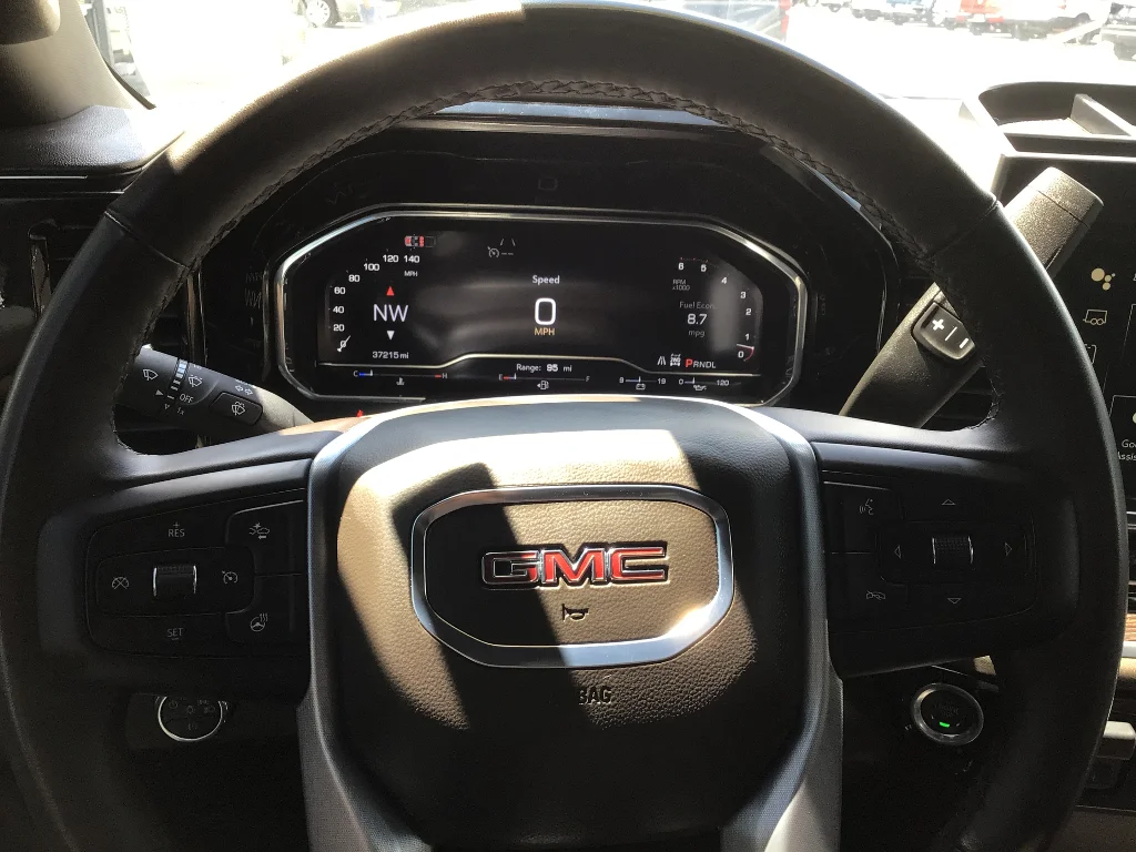 Used 2025 Sterling Metallic GMC SLE image 14