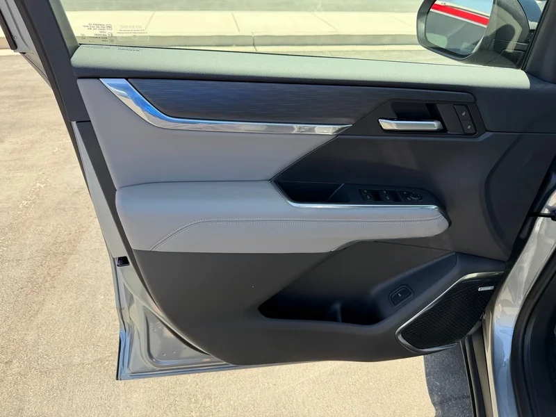 New 2026 Sterling Metallic GMC Elevation image 15