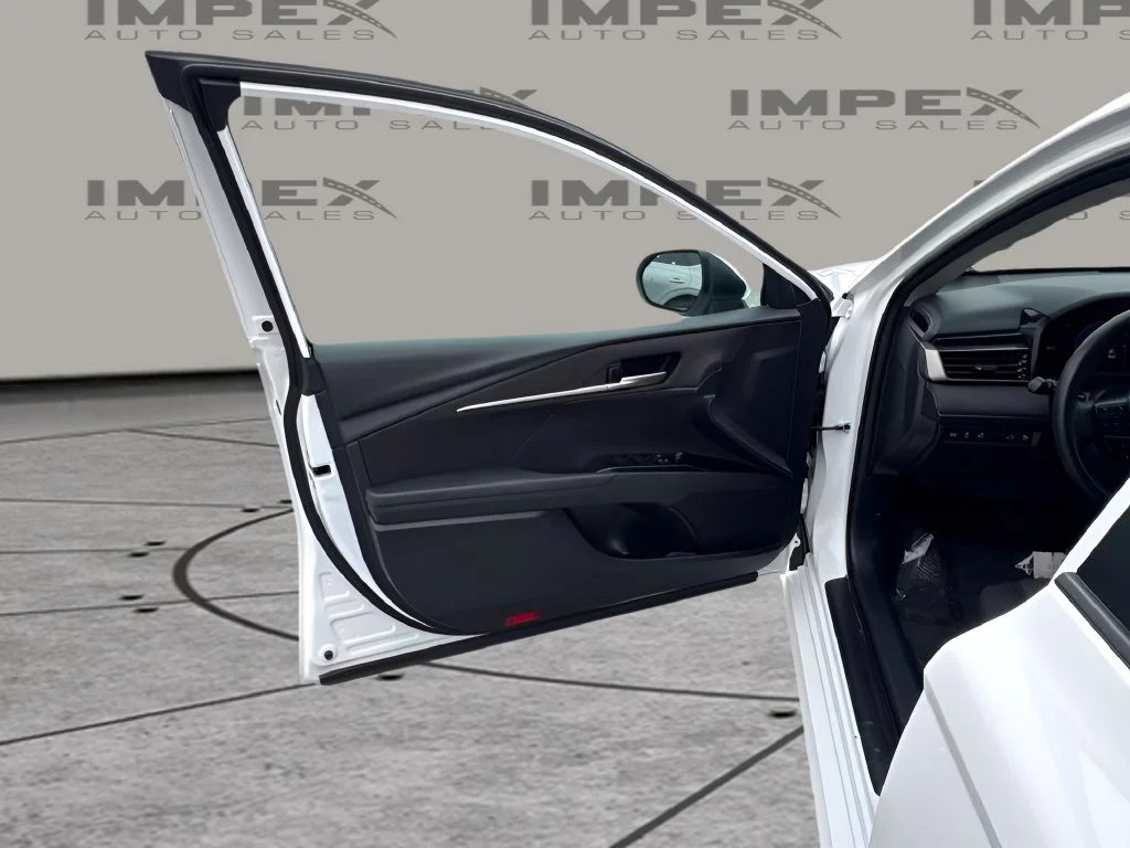 Used 2025 White Toyota LE image 22