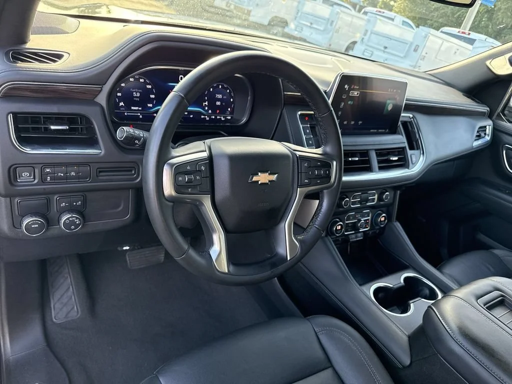 Used 2023 BLACK Chevrolet LT image 19