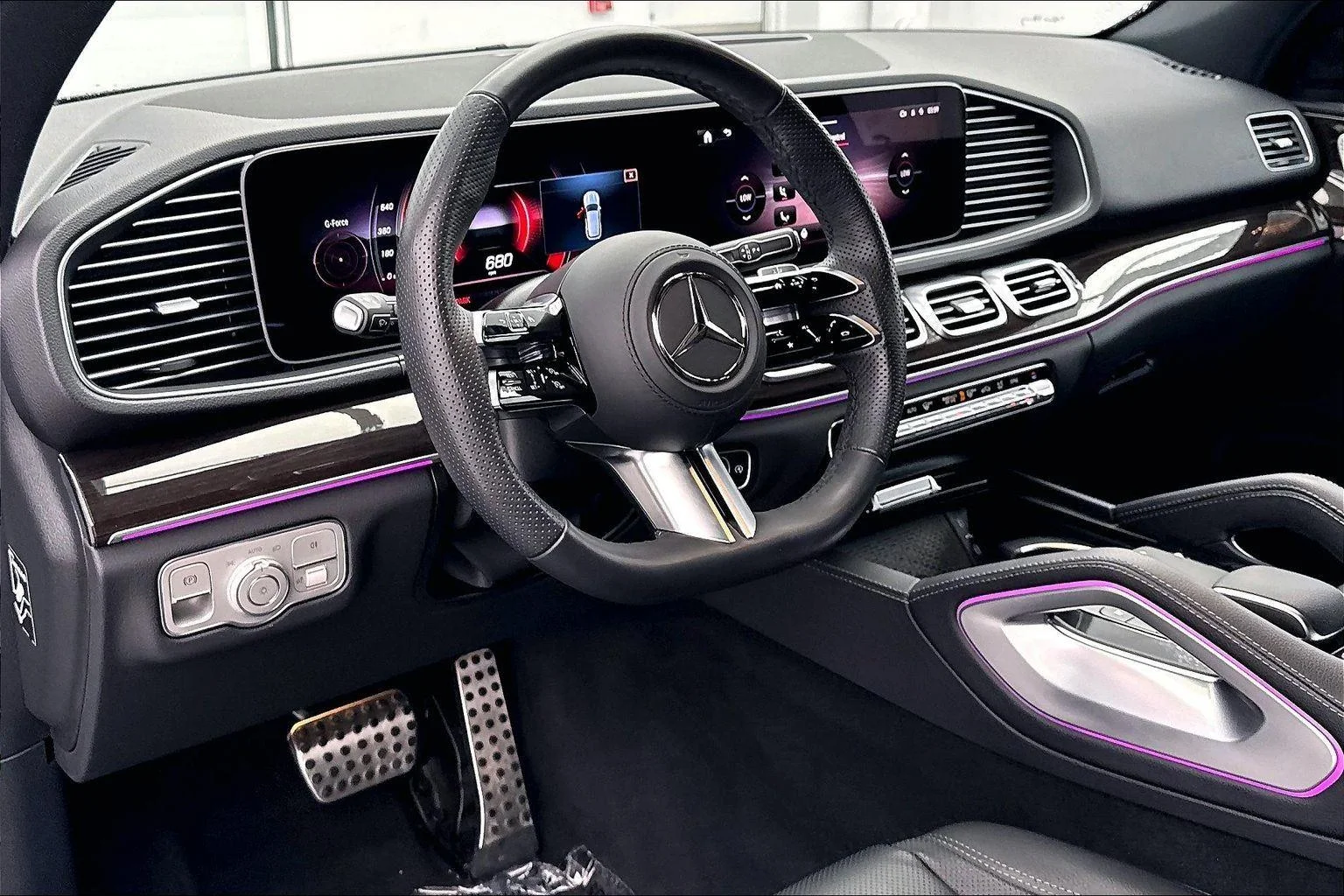 Used 2024 Obsidian Black Metallic Mercedes-Benz GLE 580 image 19
