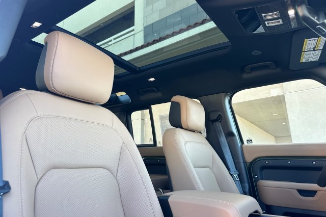 New 2026 Woolstone Green Land Rover S image 16