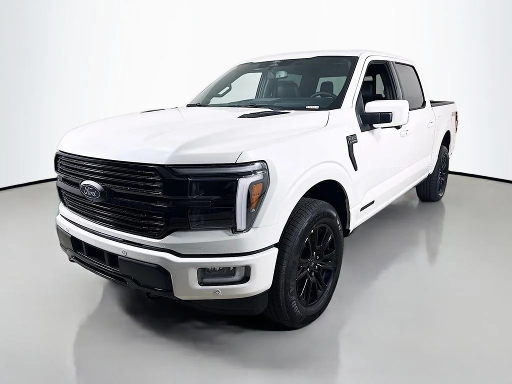 New 2026 Star White Metallic Tri-Coat Ford Platinum® image 3