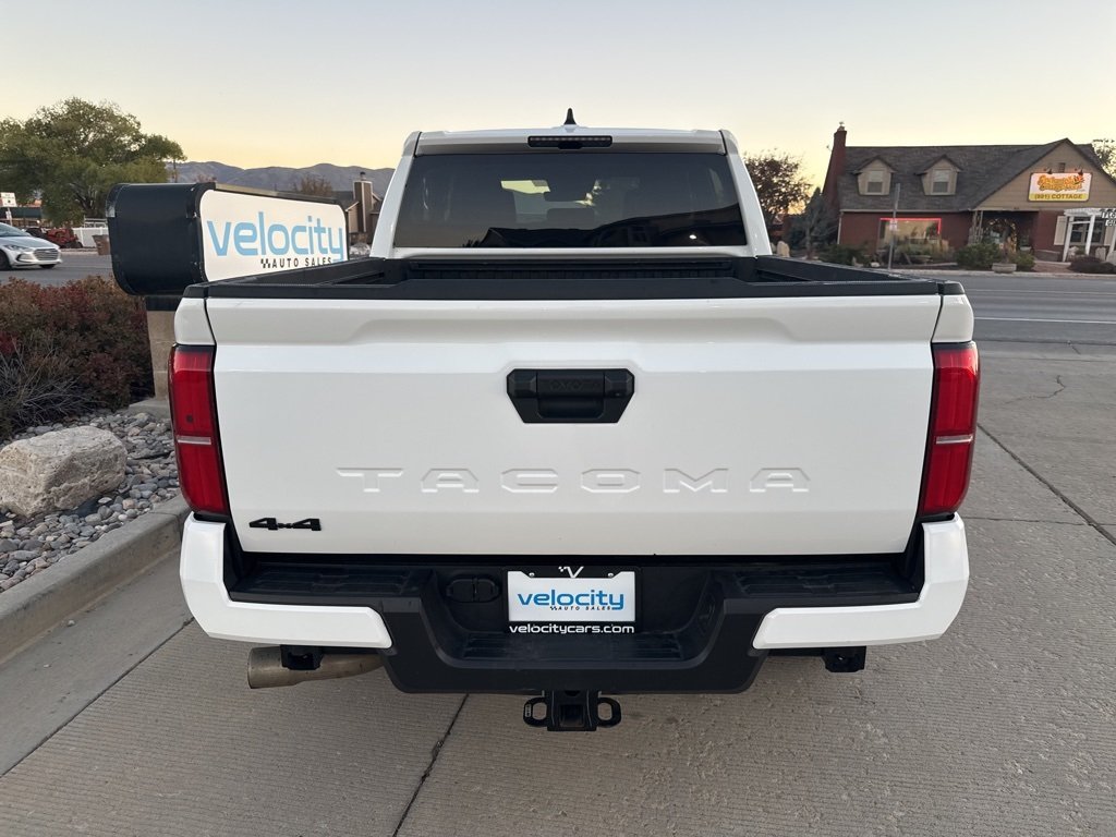 2024 Toyota Tacoma TRD Off-Road photo 4