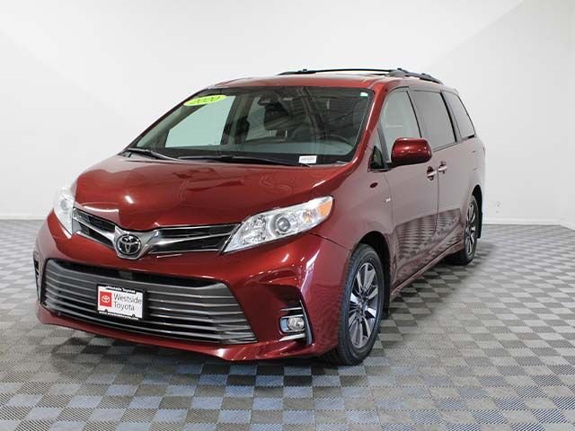Used 2020 Salsa Red Pearl Toyota XLE 7-Passenger image 2