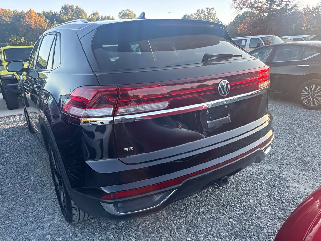 Used 2026 Black Volkswagen SE w/Technology image 4