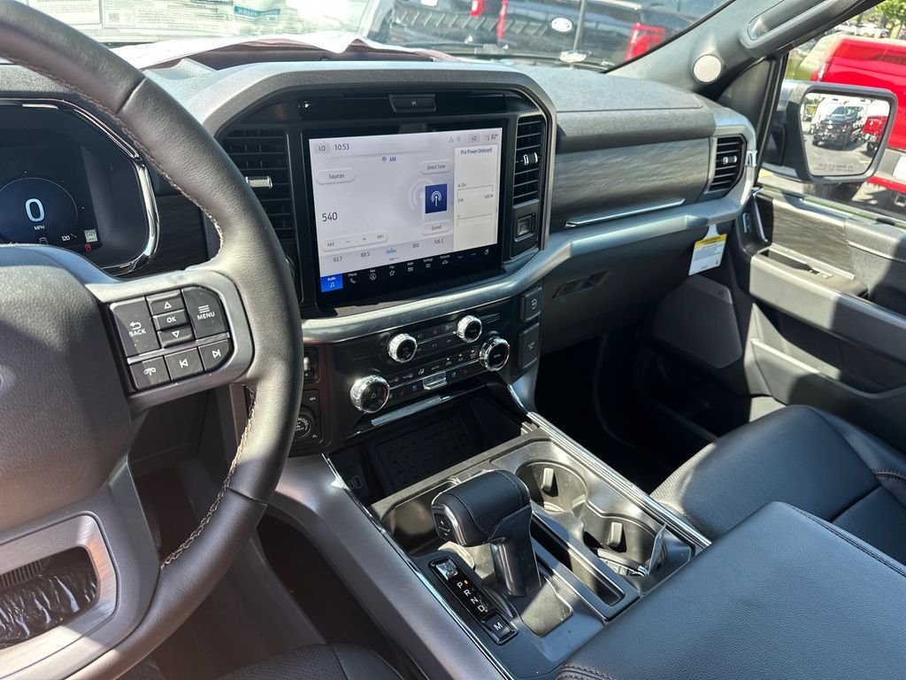 New 2025 White Ford Lariat image 32