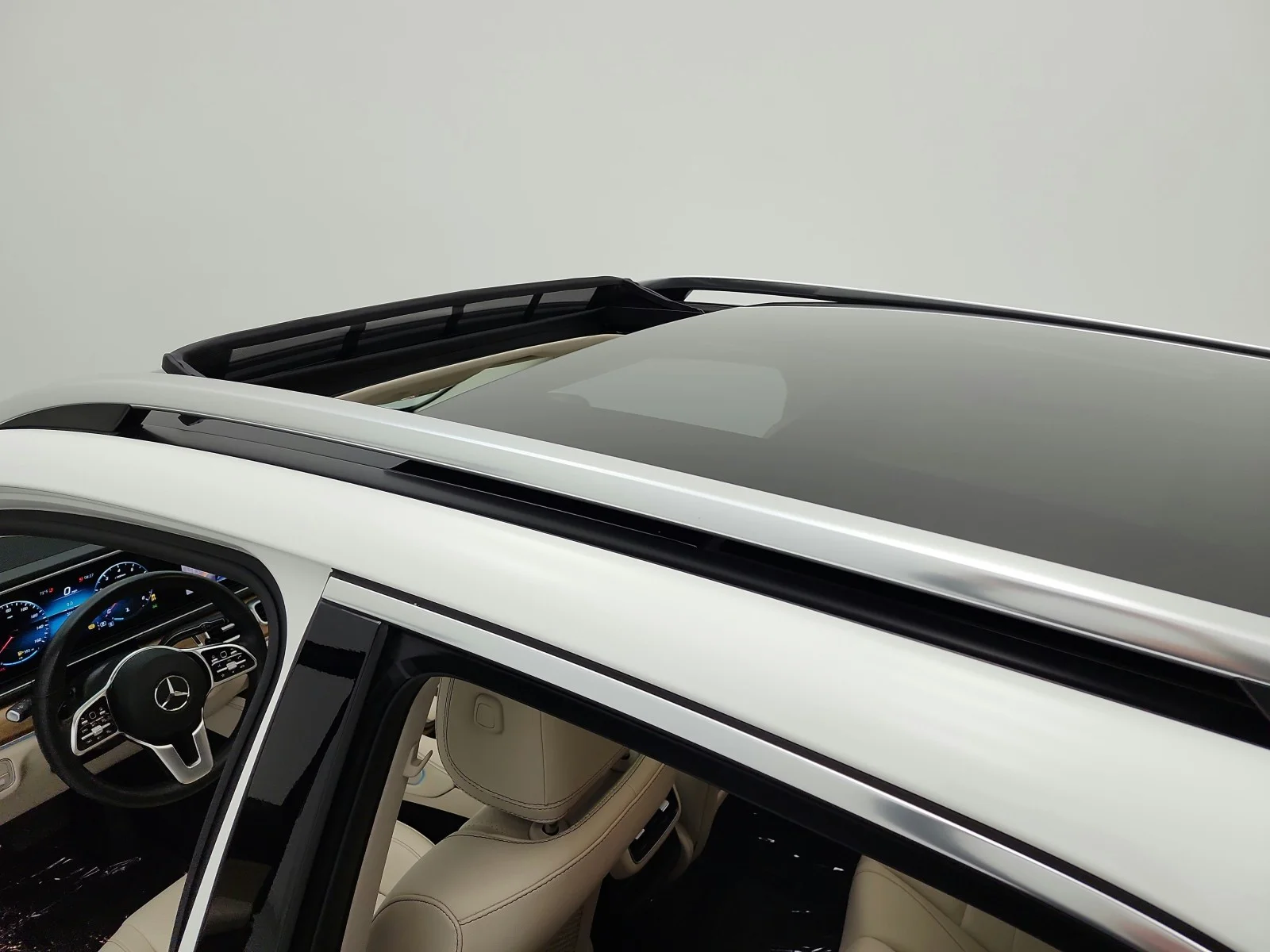 Certified Used 2023 Polar White Mercedes-Benz GLE 350 SUV image 11