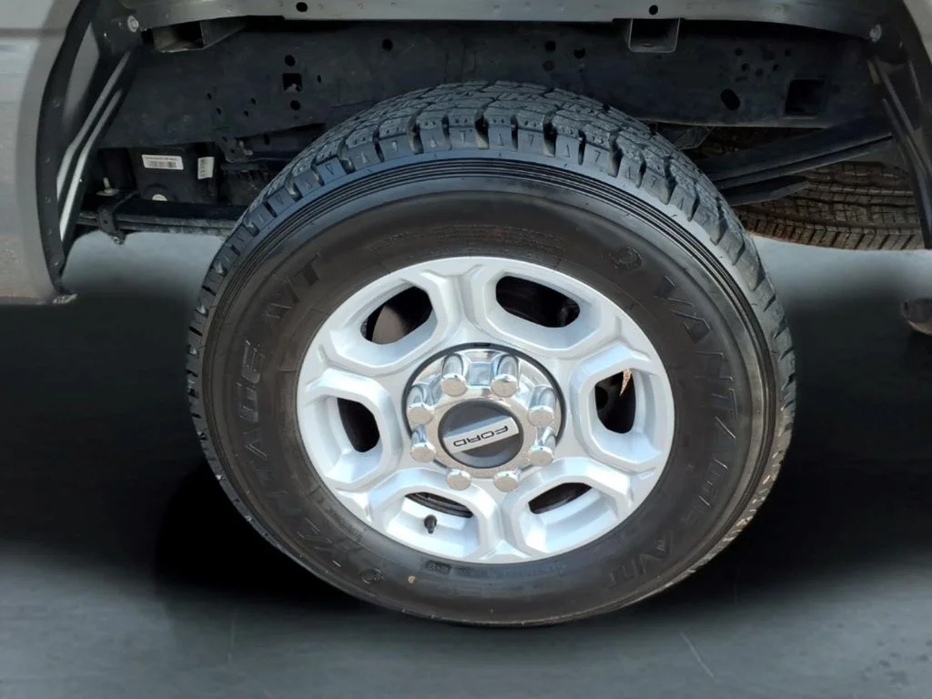 Used 2025 Gray Ford XLT image 13