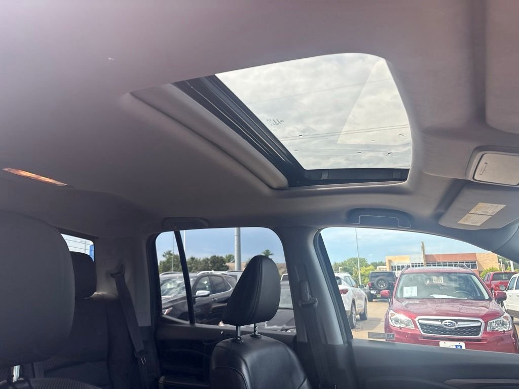 Used 2019 Black Honda RTL-T image 30