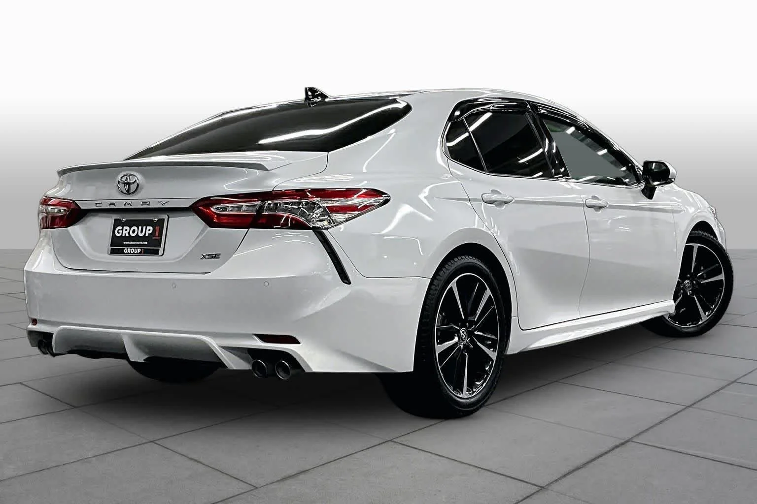 Used 2020 Wind Chill Pearl Toyota XSE image 12