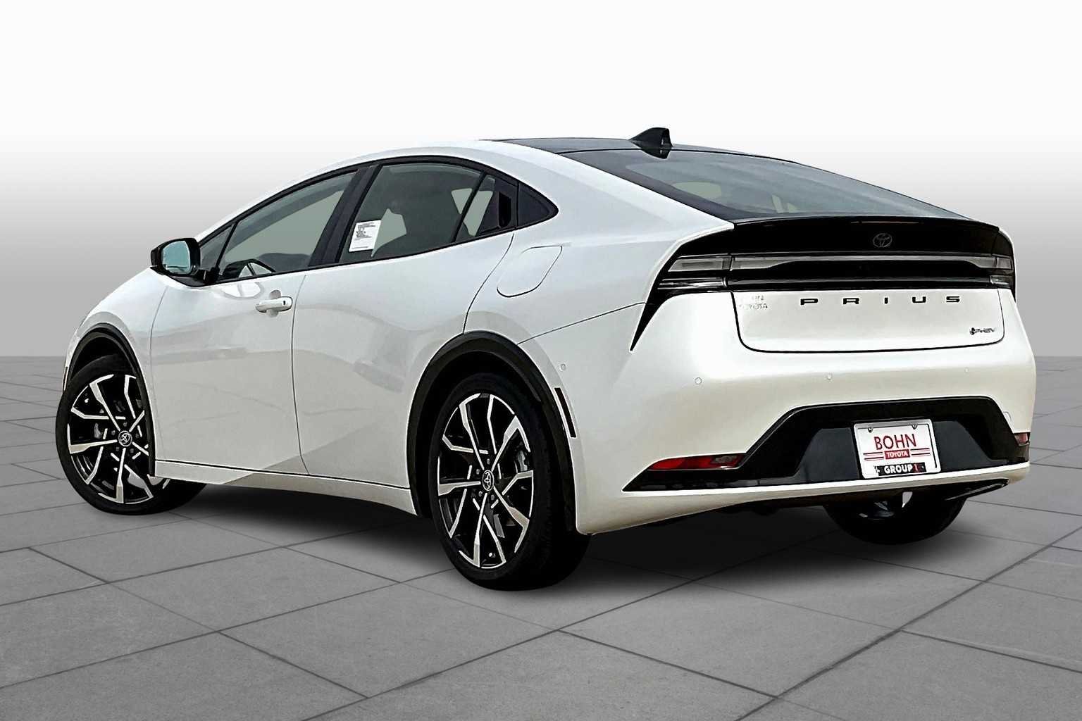 New 2026 Wind Chill Pearl Toyota XSE Premium image 13
