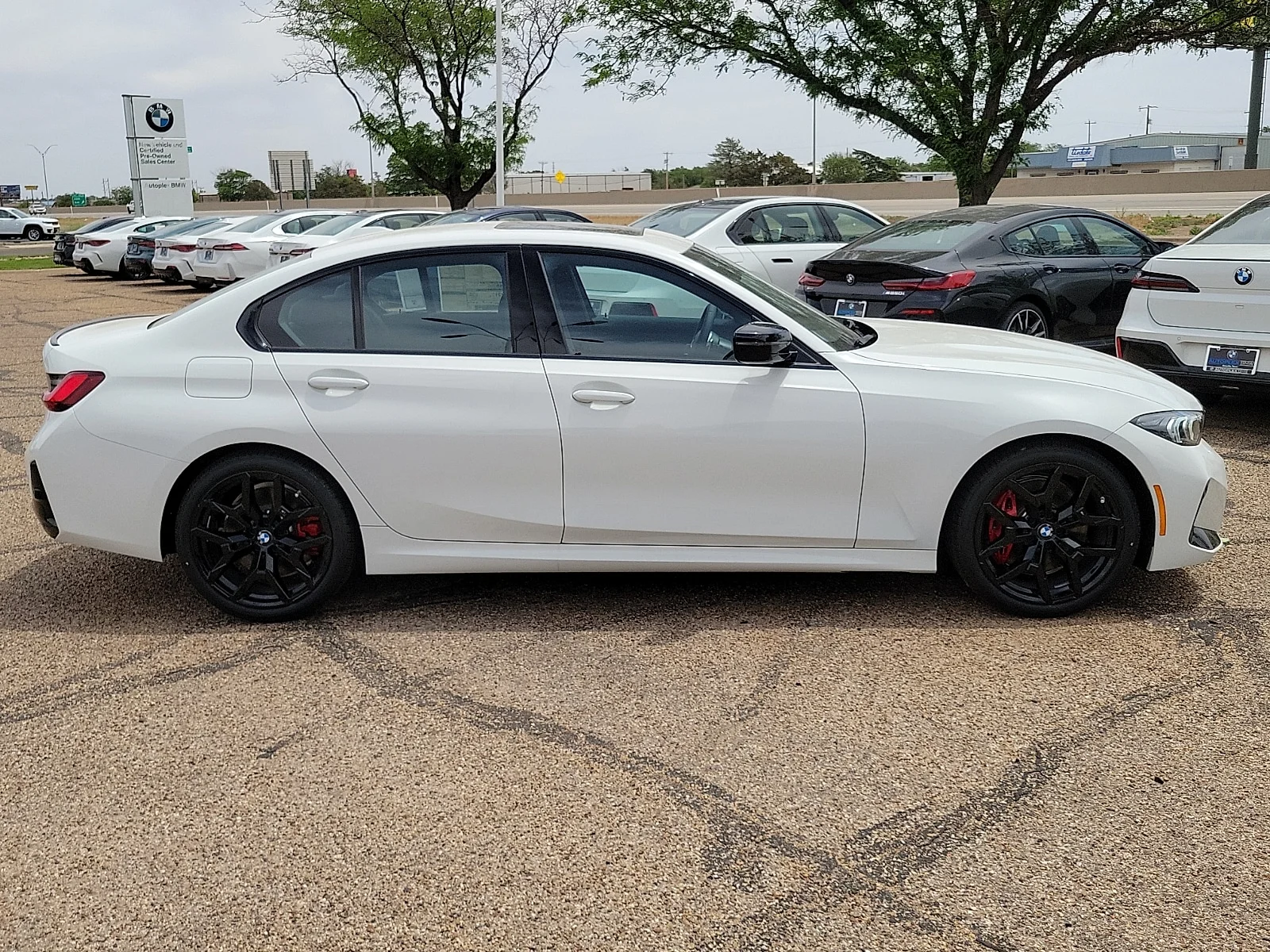 New 2026 Alpine White BMW i Rear-Wheel Drive image 5