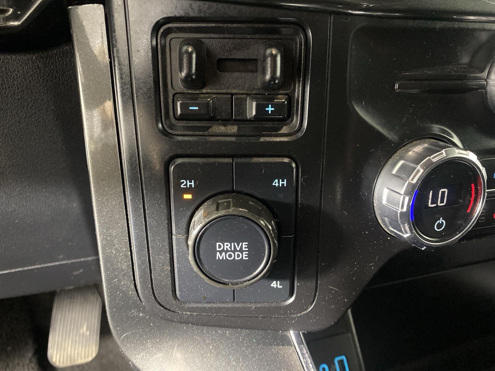 Used 2021 Oxford White Ford XLT image 30