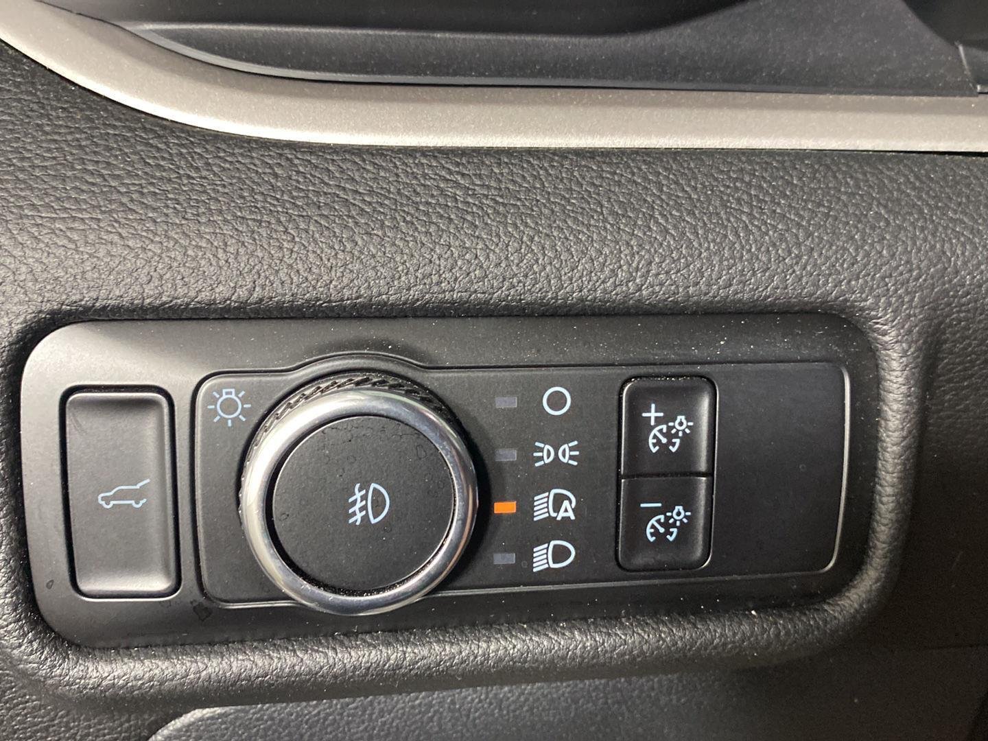 Used 2023 Silver Metallic Ford XLT image 12