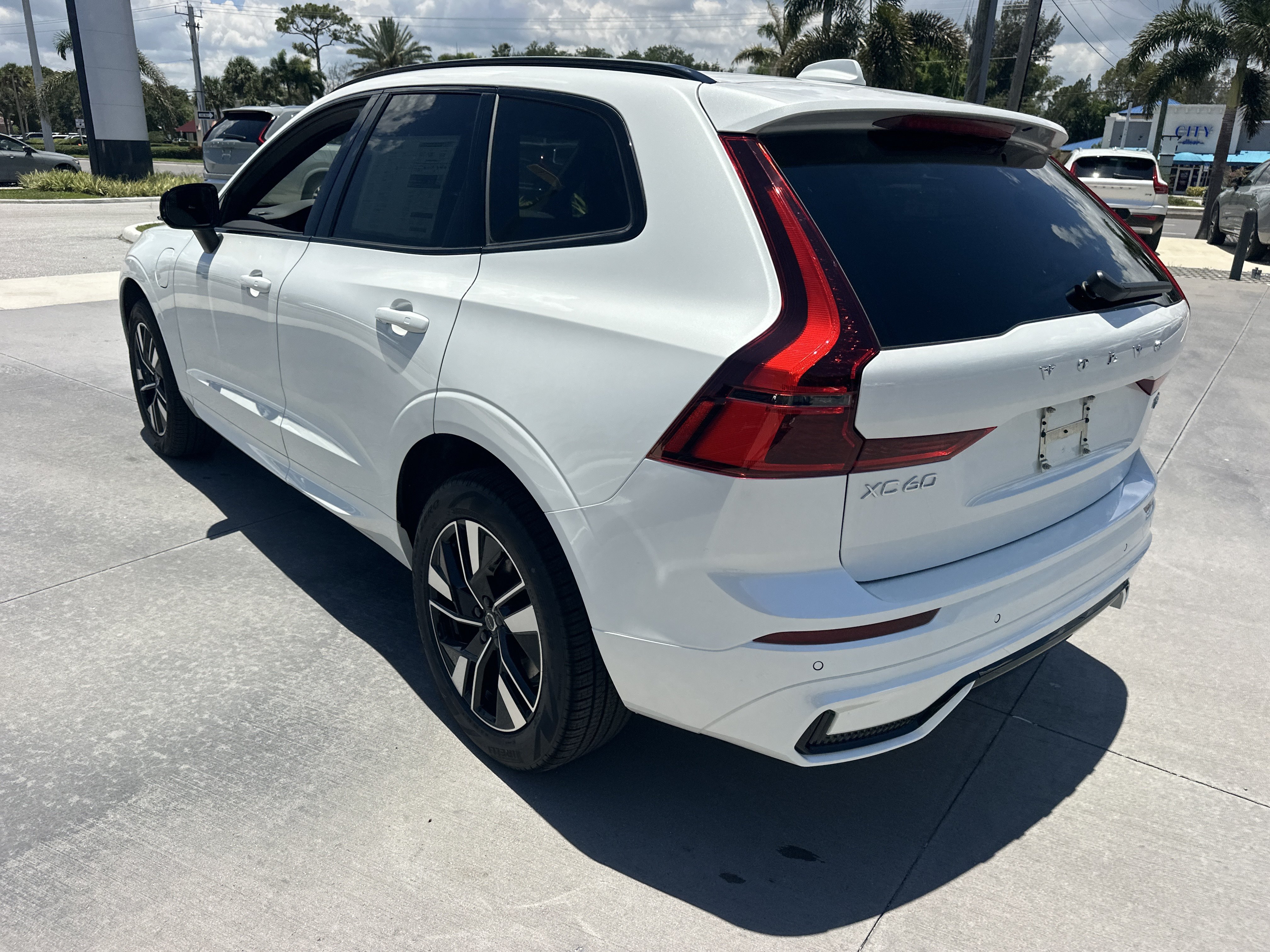 New 2026 Crystal White Volvo Core image 9