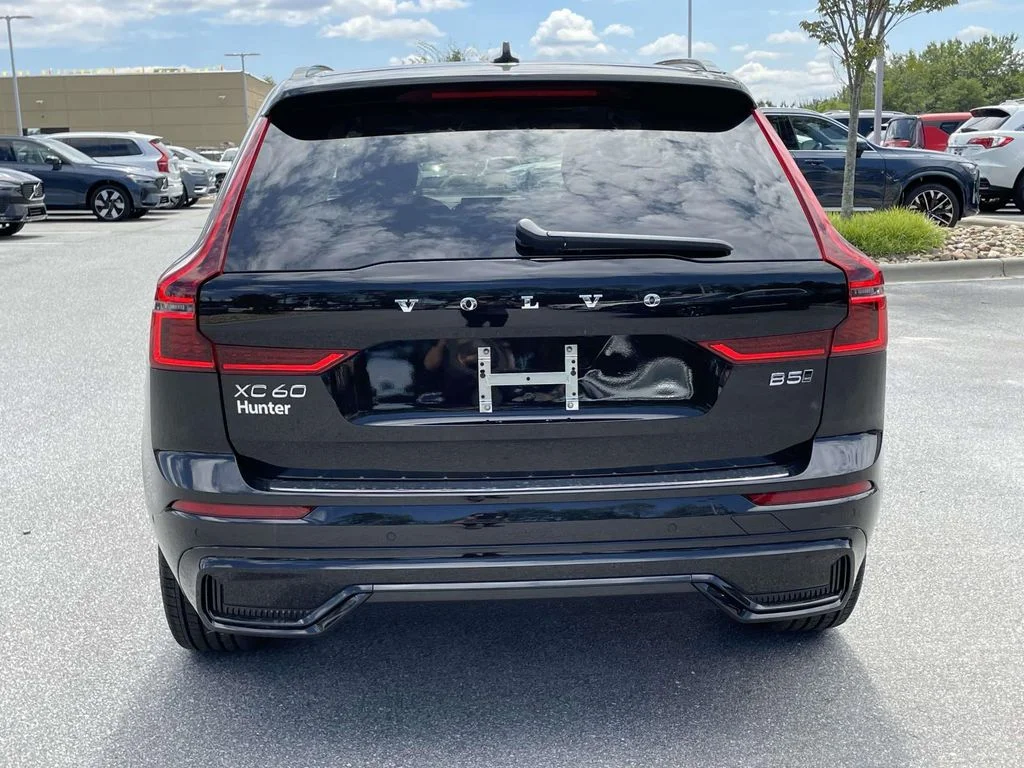 2026 Volvo XC60 Plus - Photo 23