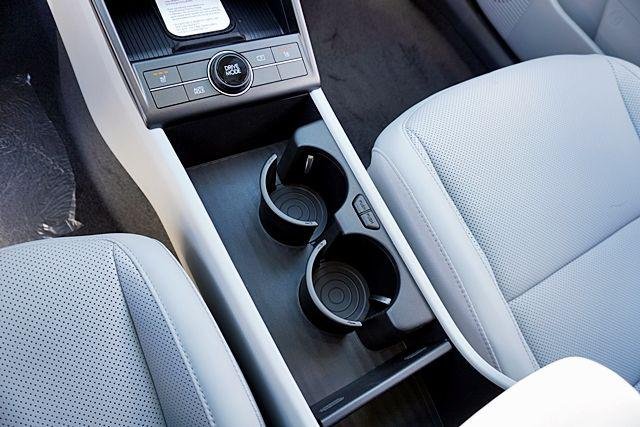 New 2026 White Hyundai SEL Premium FWD image 32
