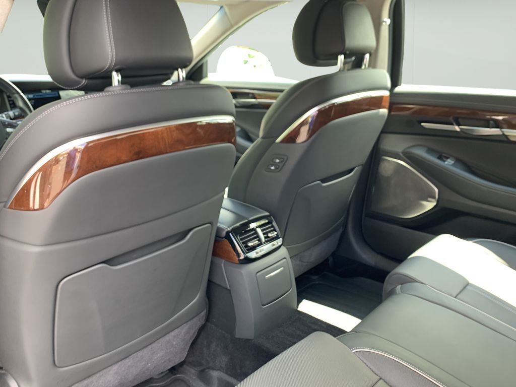 Used 2019 Casablanca White Genesis 3.3T Premium image 17