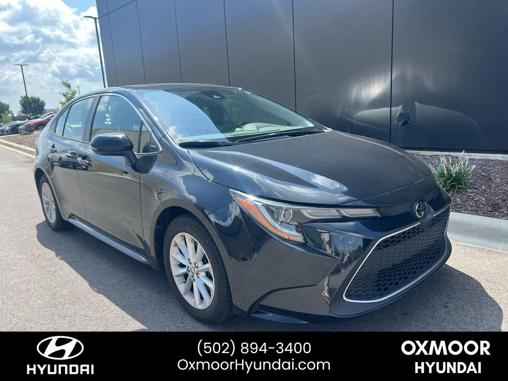 Used 2020 Black Sand Pearl Toyota XLE image 1
