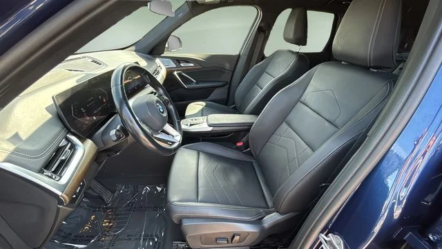 Used 2023 Blue BMW xDrive28i image 18