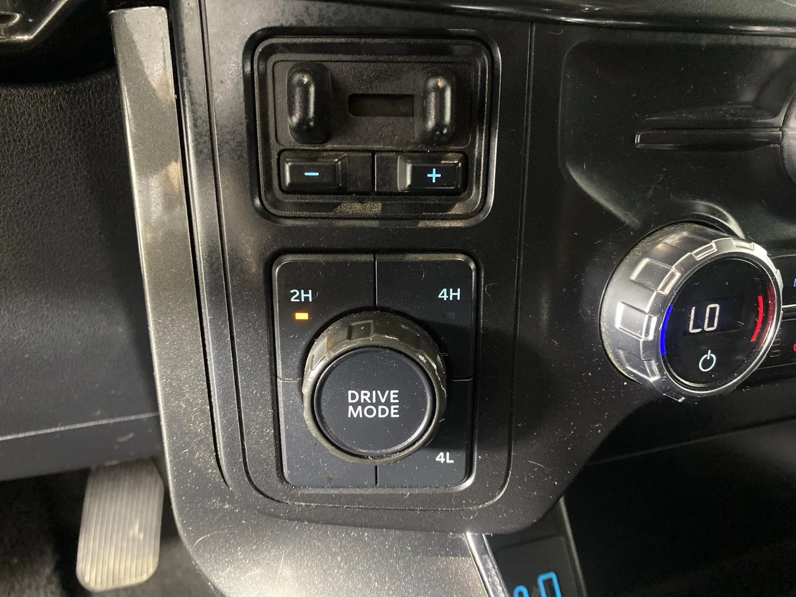 Used 2021 Oxford White Ford XLT image 30