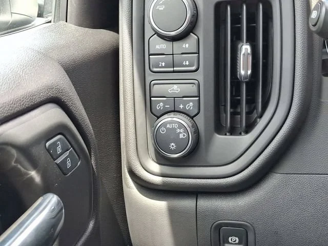 Used 2024 Summit White Chevrolet Custom Trail Boss image 28