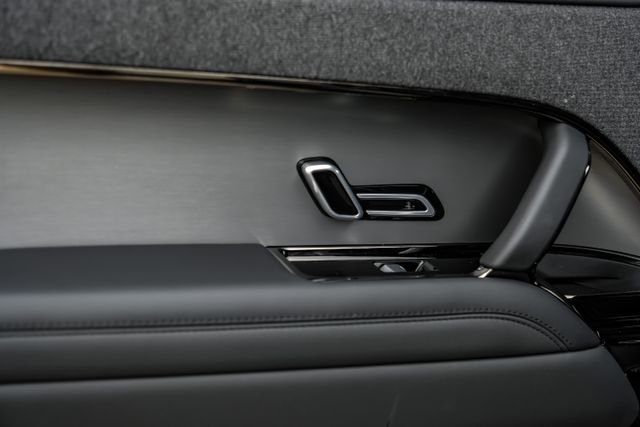 Used 2025 Black Land Rover SE image 53