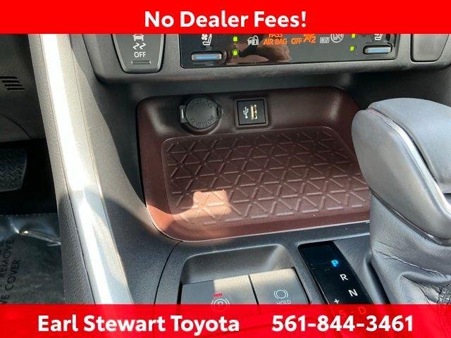 Certified Used 2024 WIND CHILL PEARL Toyota  image 47