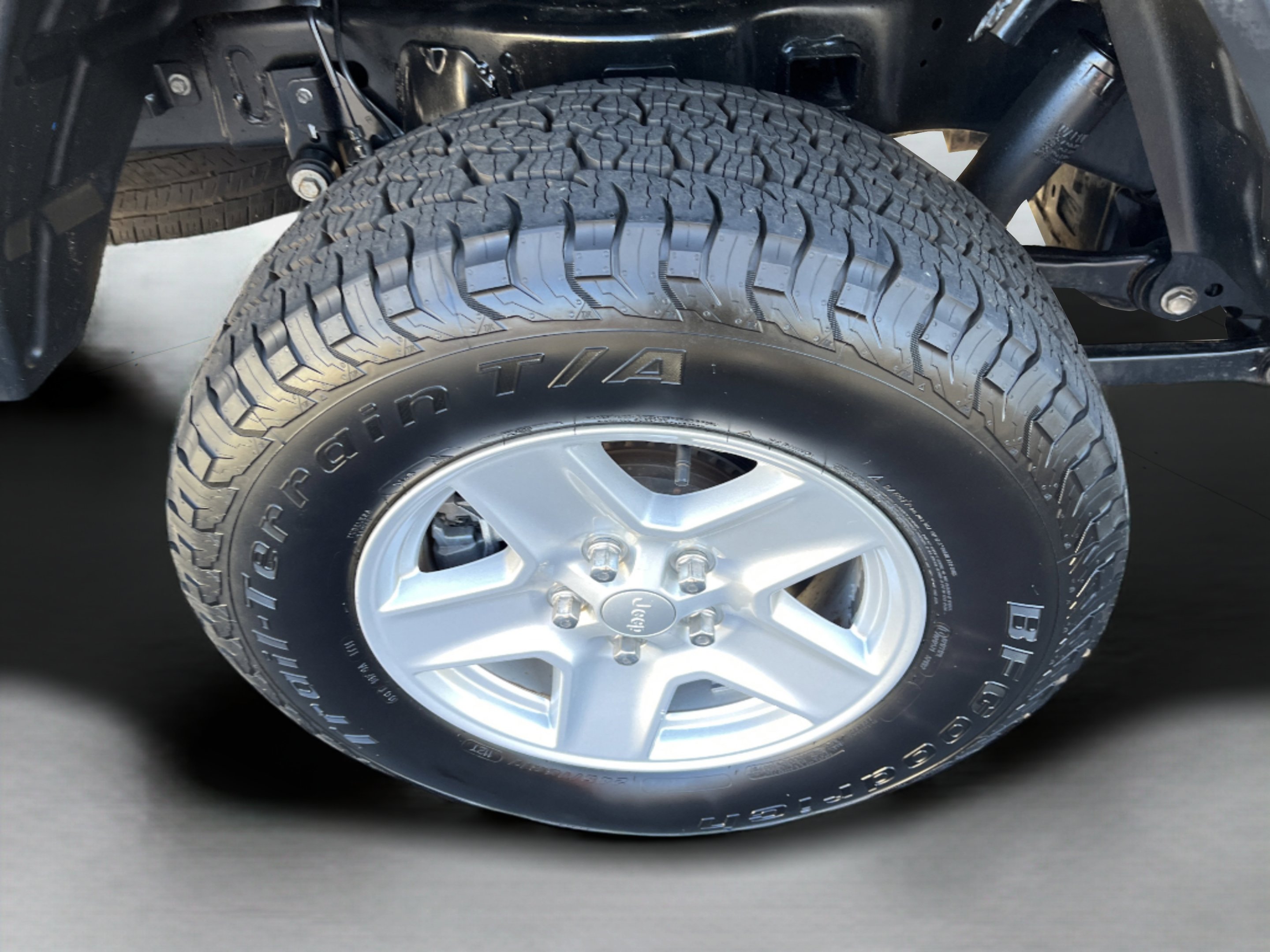 Used 2022 Granite Crystal Metallic Clearcoat Jeep  image 9