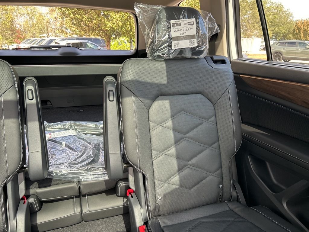 New 2026 White/off-white Volkswagen SE w/Technology image 14