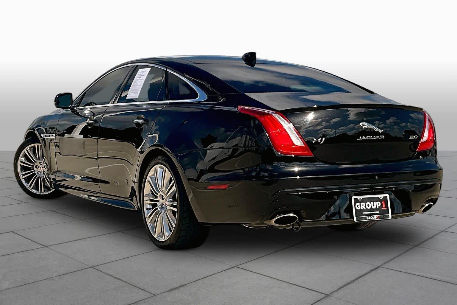 Used 2017 Ultimate Black Metallic Jaguar XJ R-Sport image 11