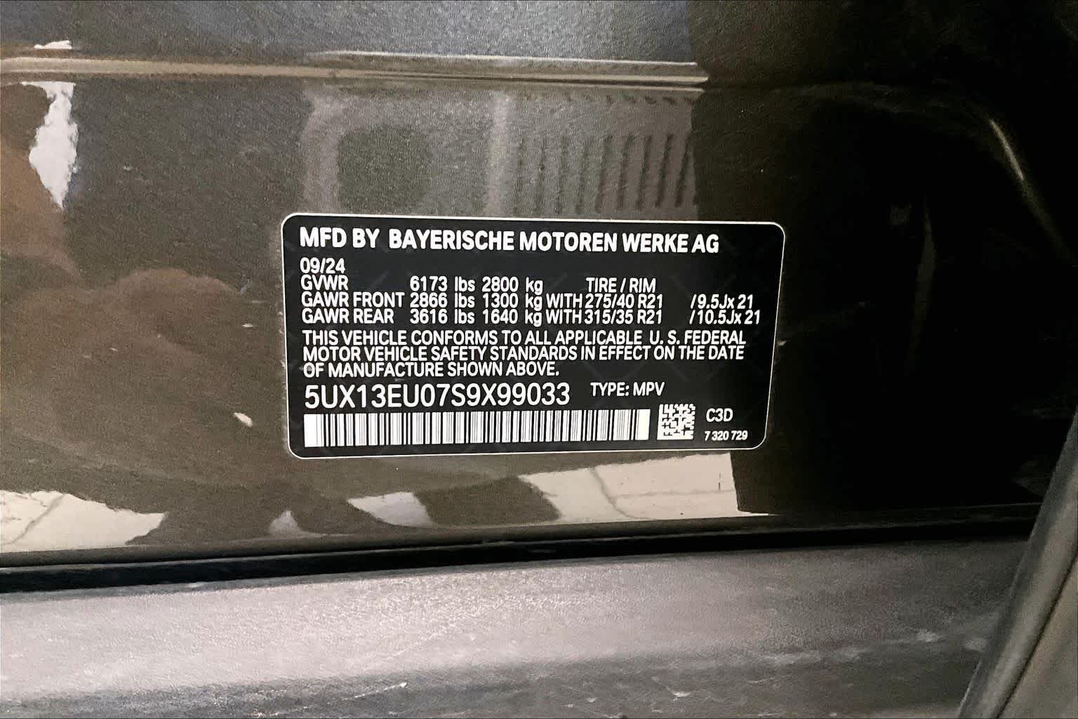 Used 2025 Manhattan Green Metallic BMW sDrive40i image 31