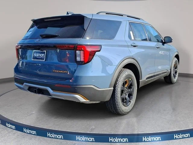 New 2026 Vapor Blue Metallic Ford Tremor image 4