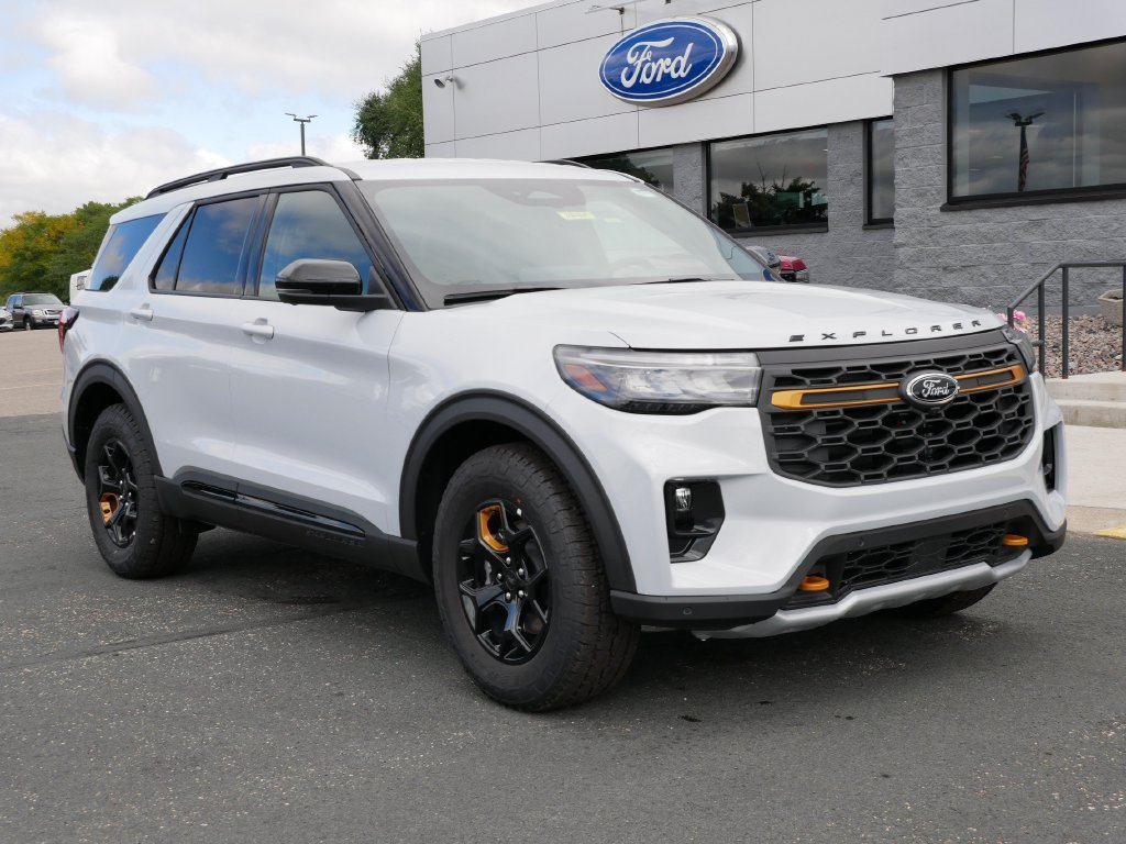New 2026 Space White Metallic Ford Tremor® image 2