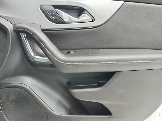 Used 2025 White Chevrolet LT image 37