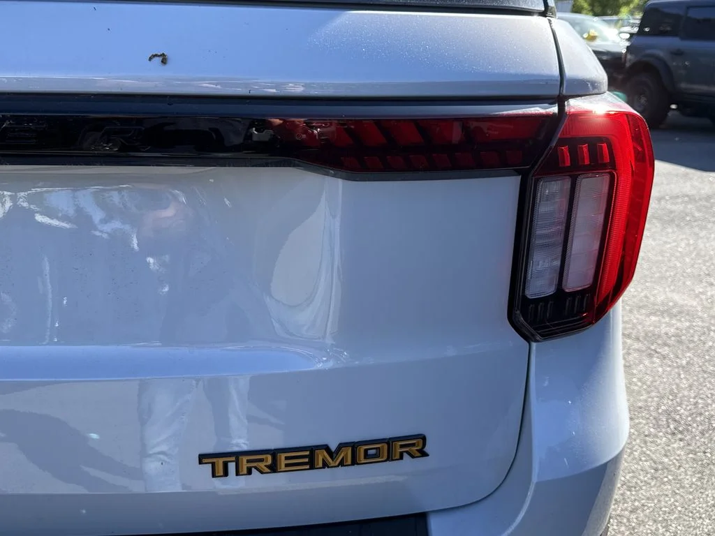 New 2026 White Ford Tremor image 34