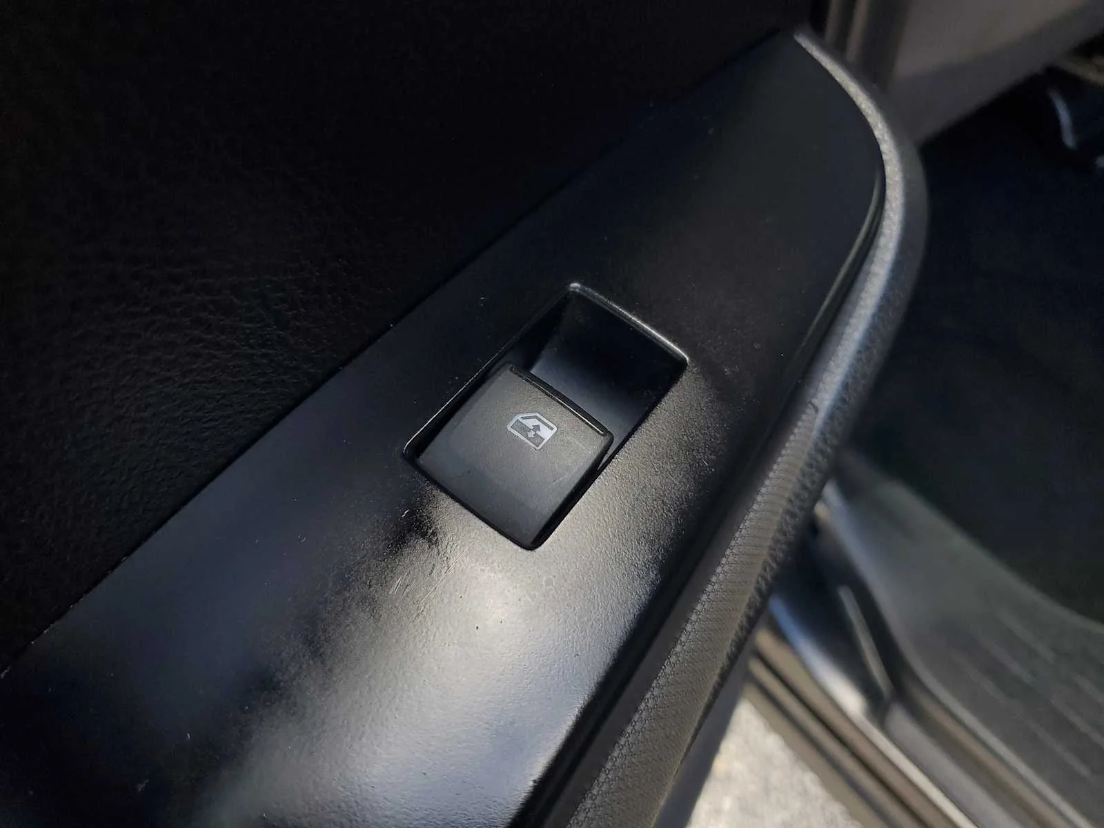 Used 2019 Midnight Black Metallic Toyota LE image 13