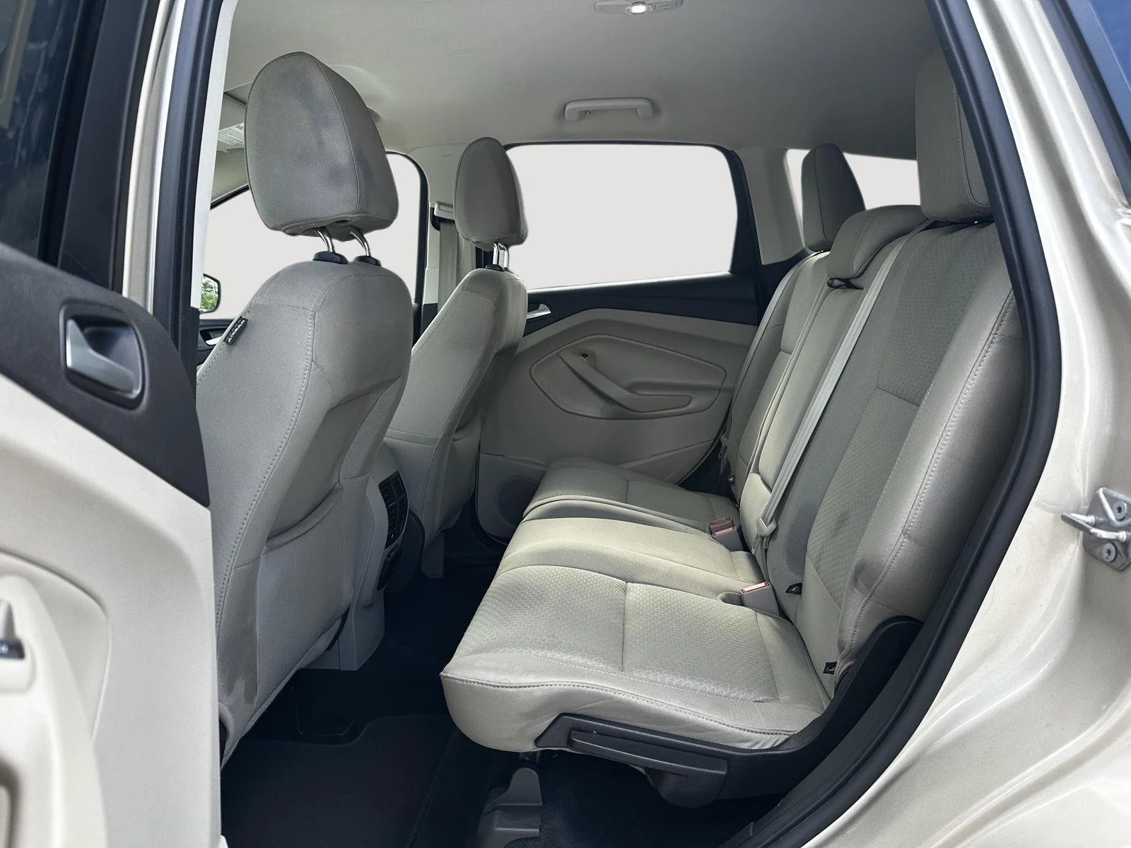Used 2017 White Gold Ford SE image 20
